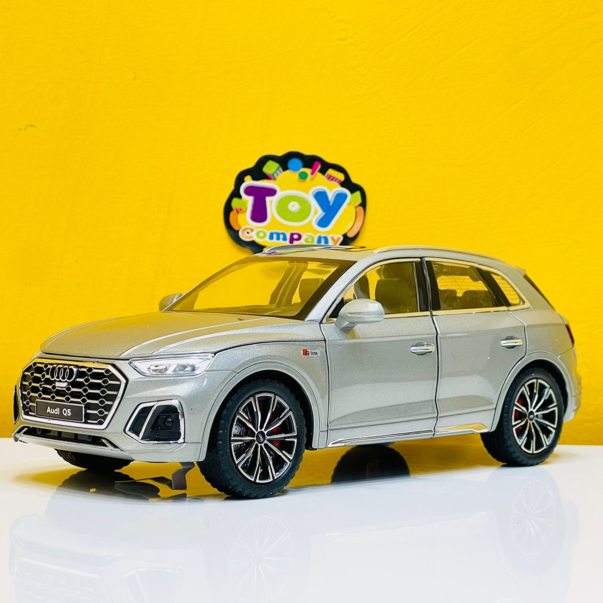 1:24 Diecast Audi Q5 - Licensed model