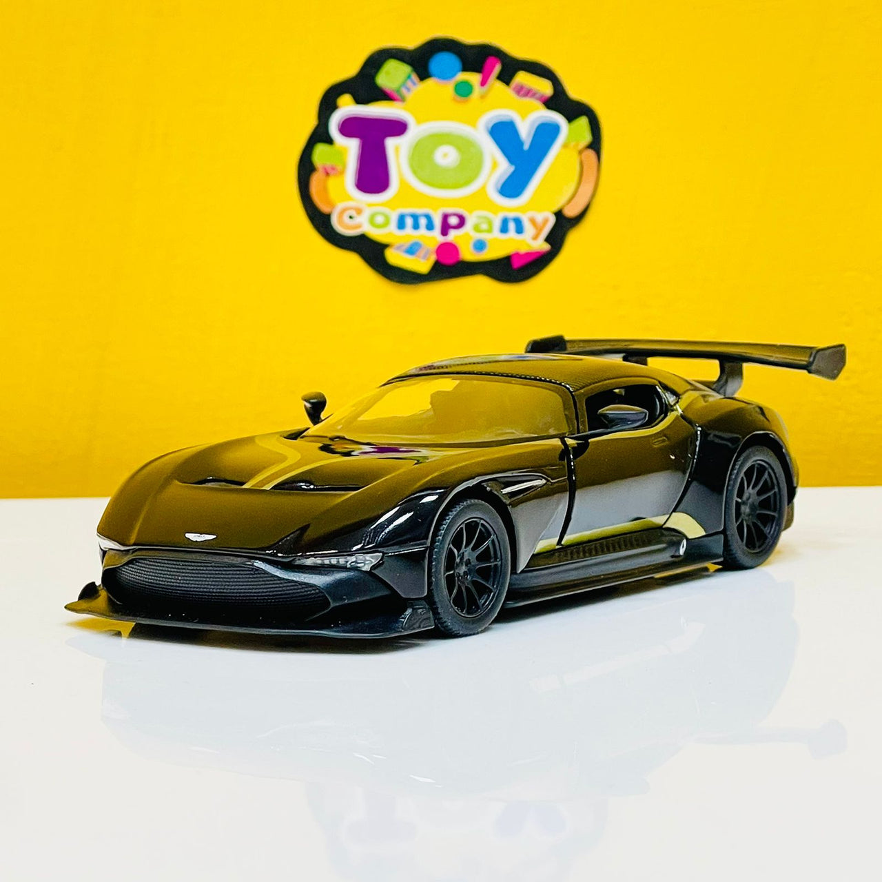 Kinsmart Aston Martin Vulcan - Printed