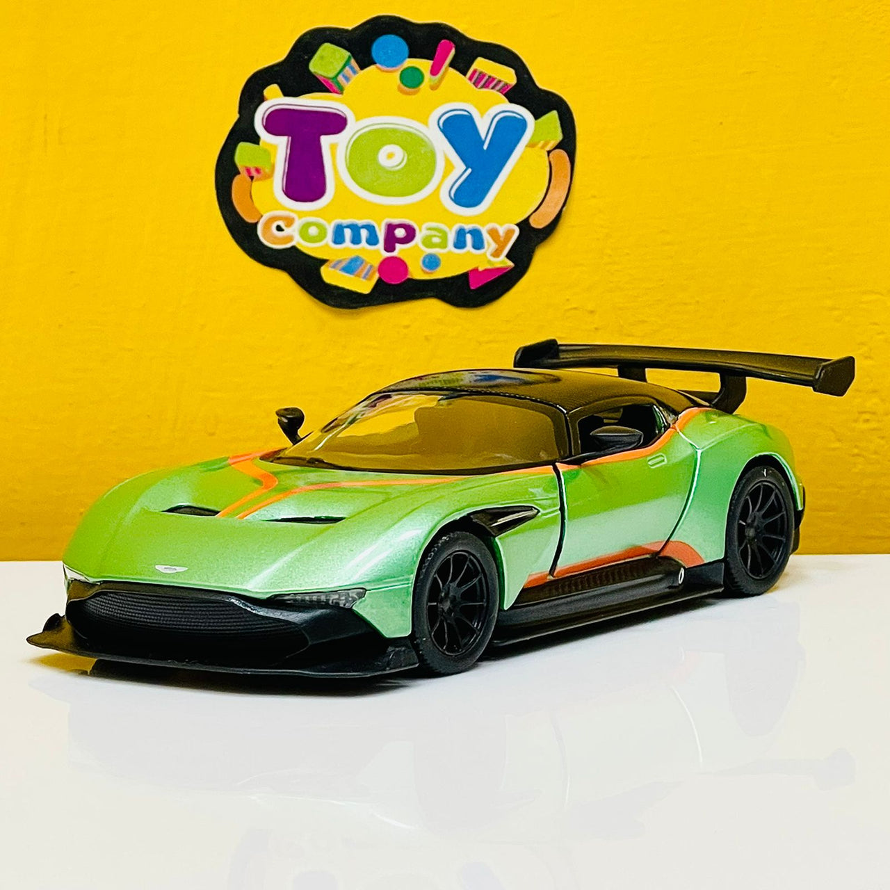 Kinsmart Aston Martin Vulcan - Printed