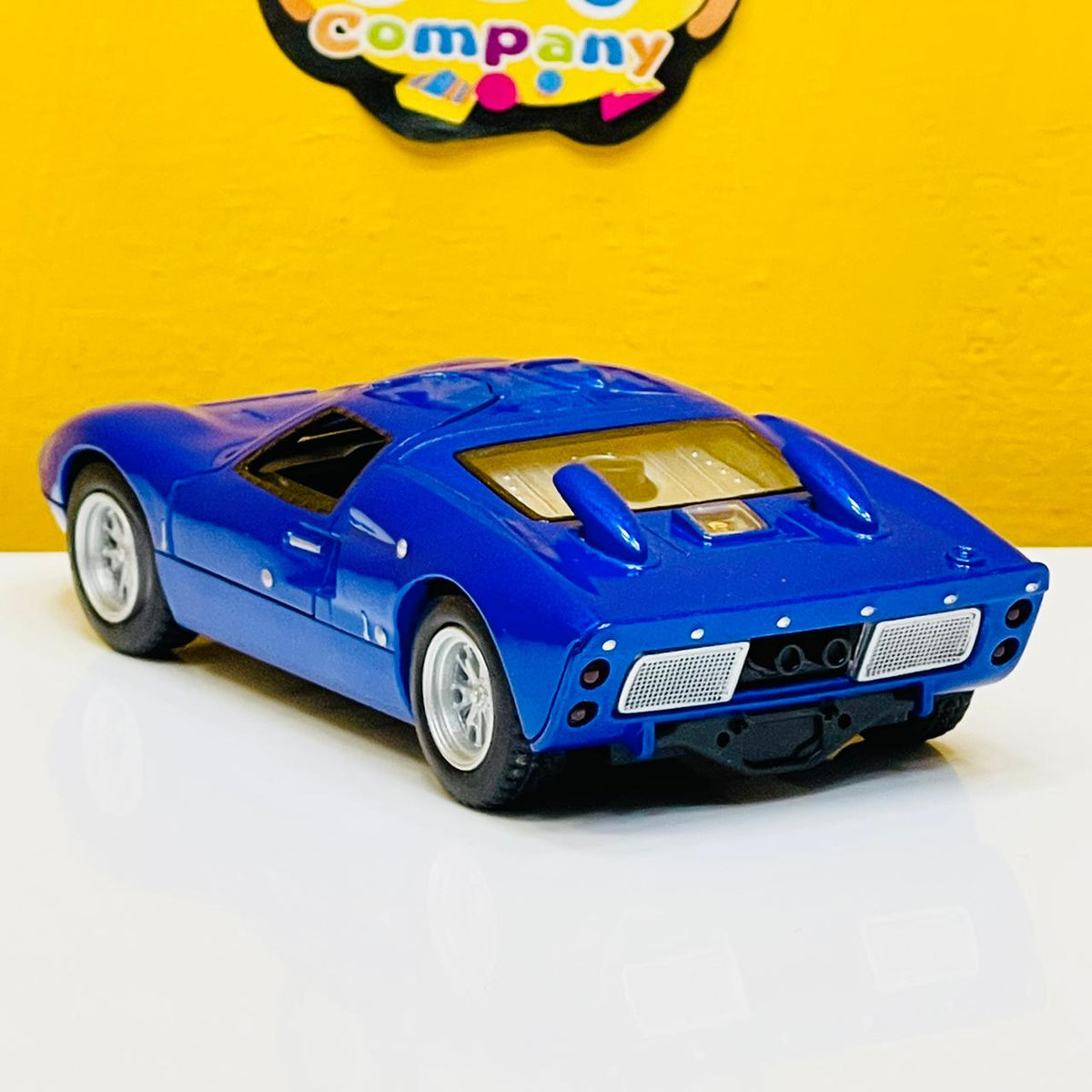 Kinsmart 1:32 1966 Ford GT40 MK II