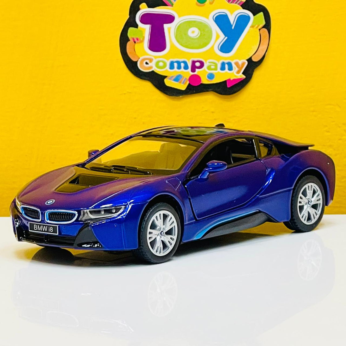 Kinsmart 1:36 BMW I8