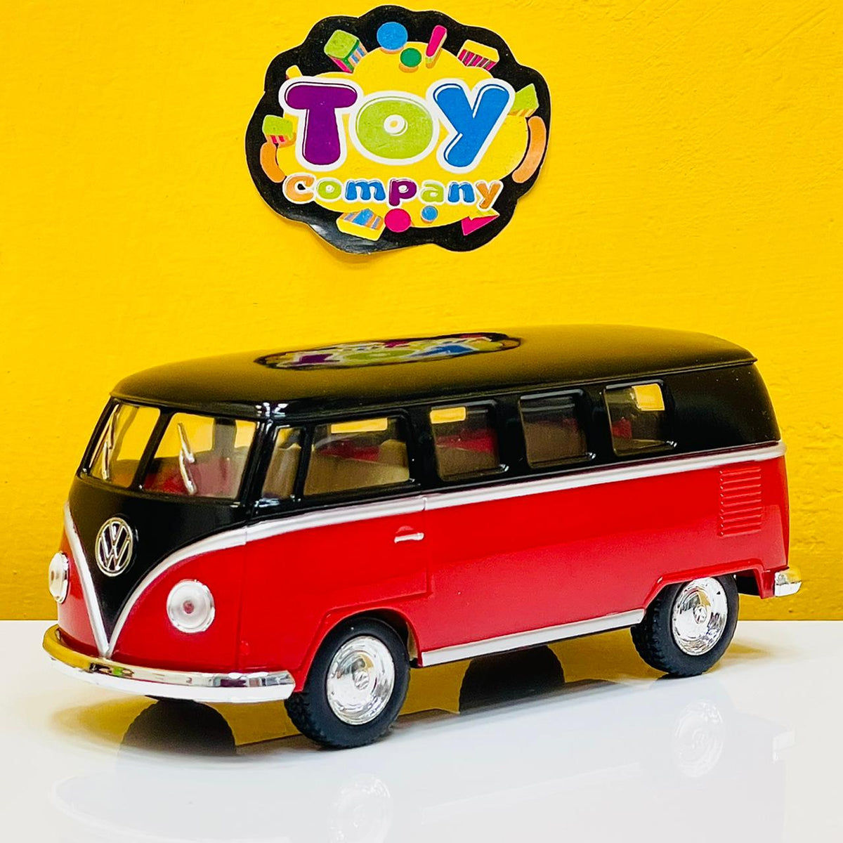 Kinsmart 1:32 1962 Volkswagen Classical Bus