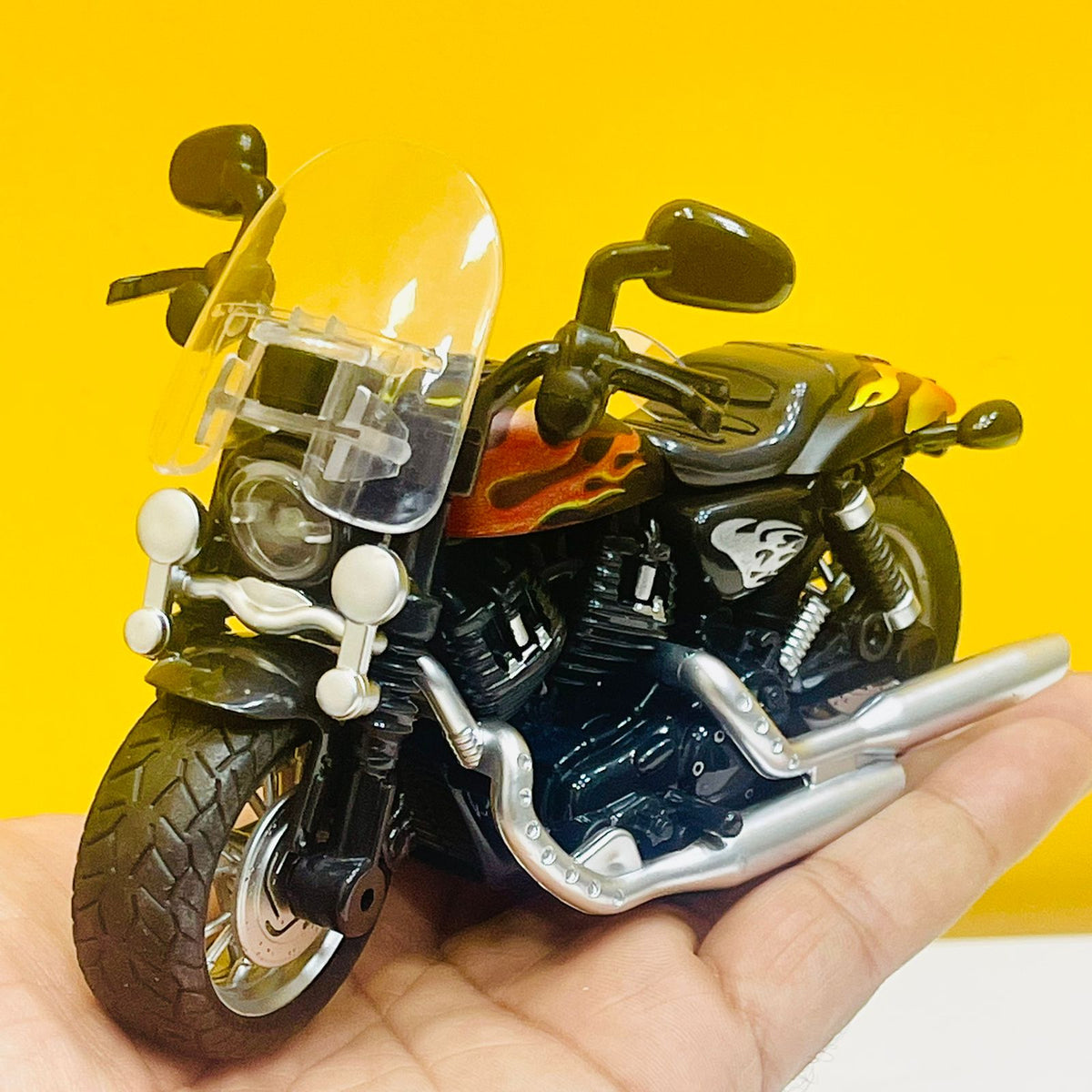 1:12 Classic Diecast Metal Bike with Front Glass