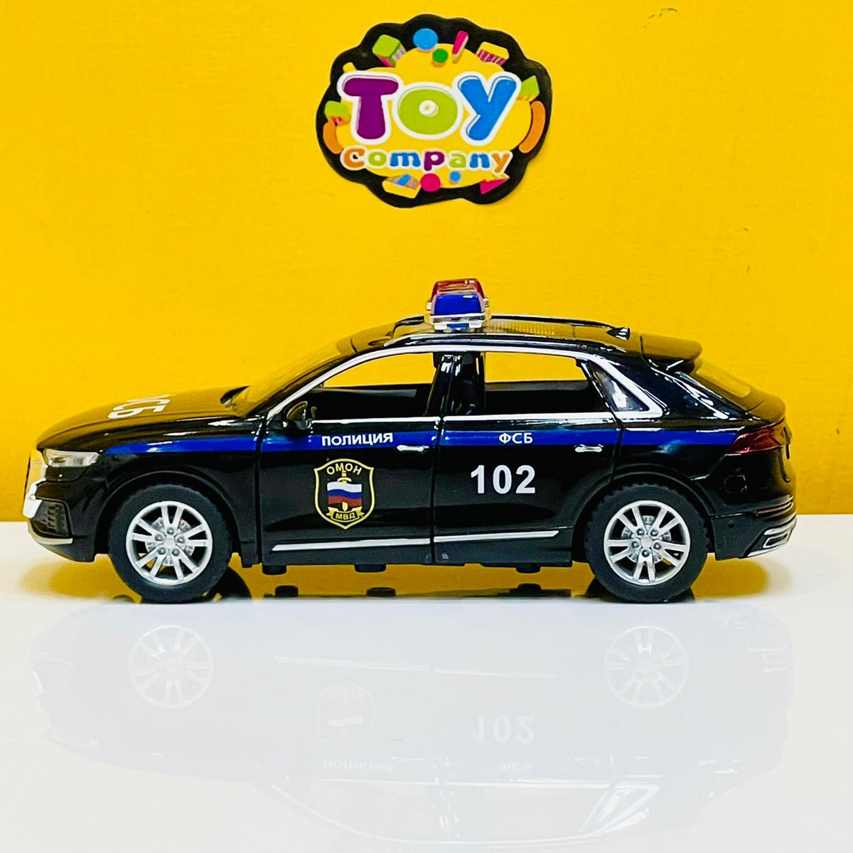1:32 Diecast Audi Q8 Police Car