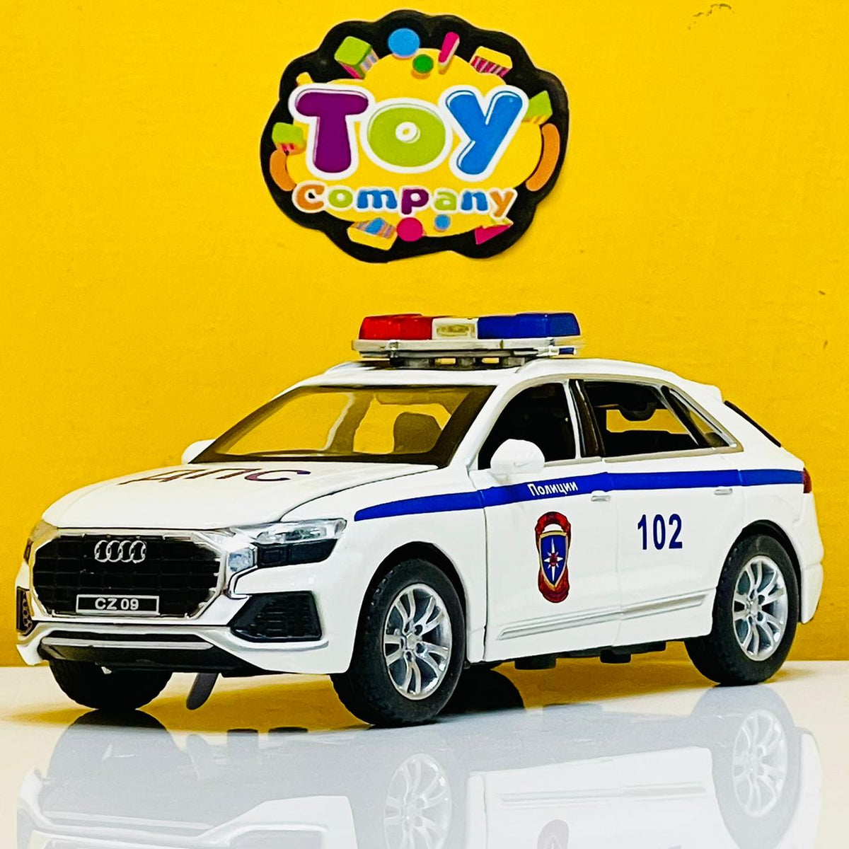 1:32 Diecast Audi Q8 Police Car