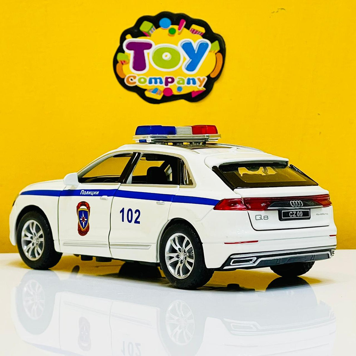 1:32 Diecast Audi Q8 Police Car