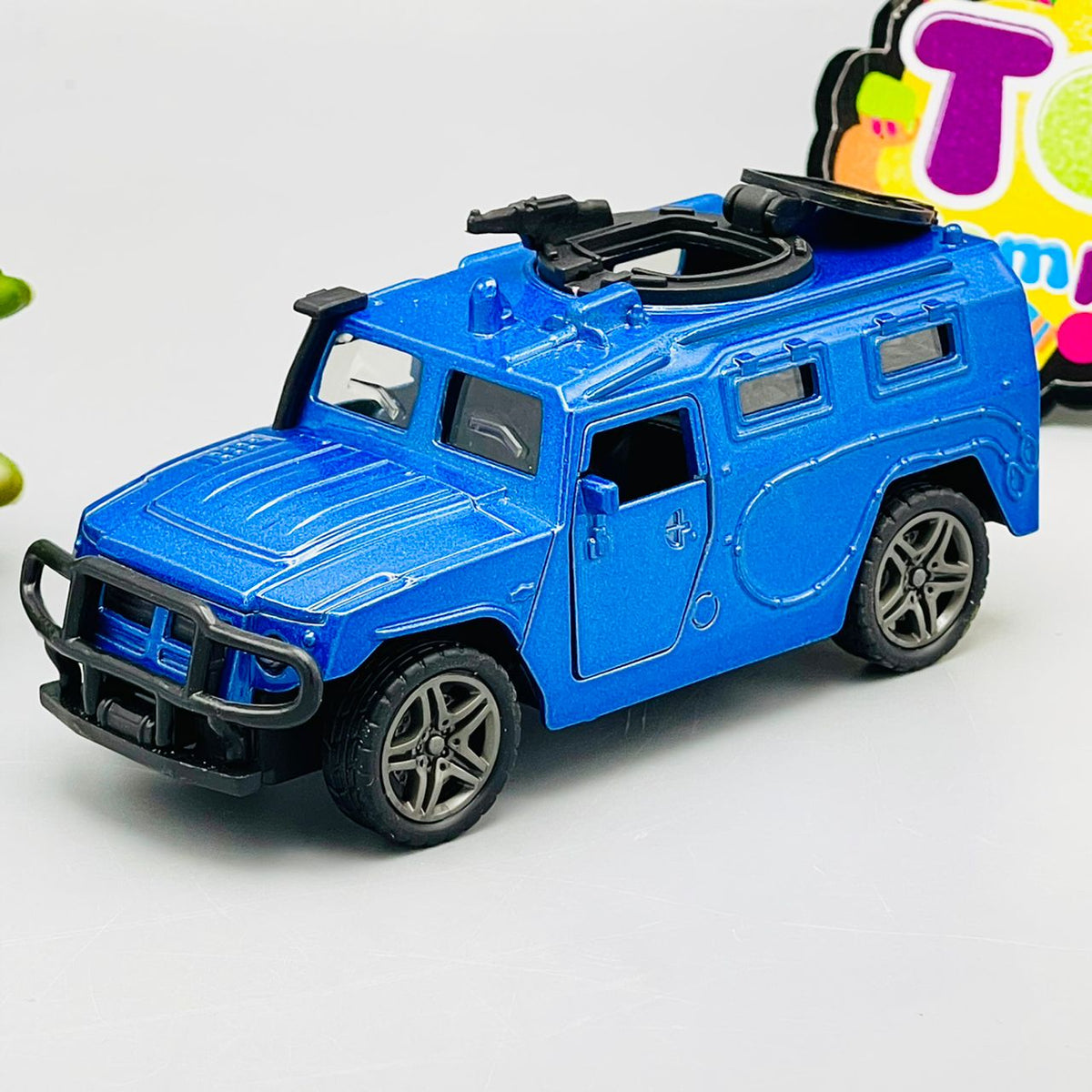 1:36 Diecast Russian Armored Car