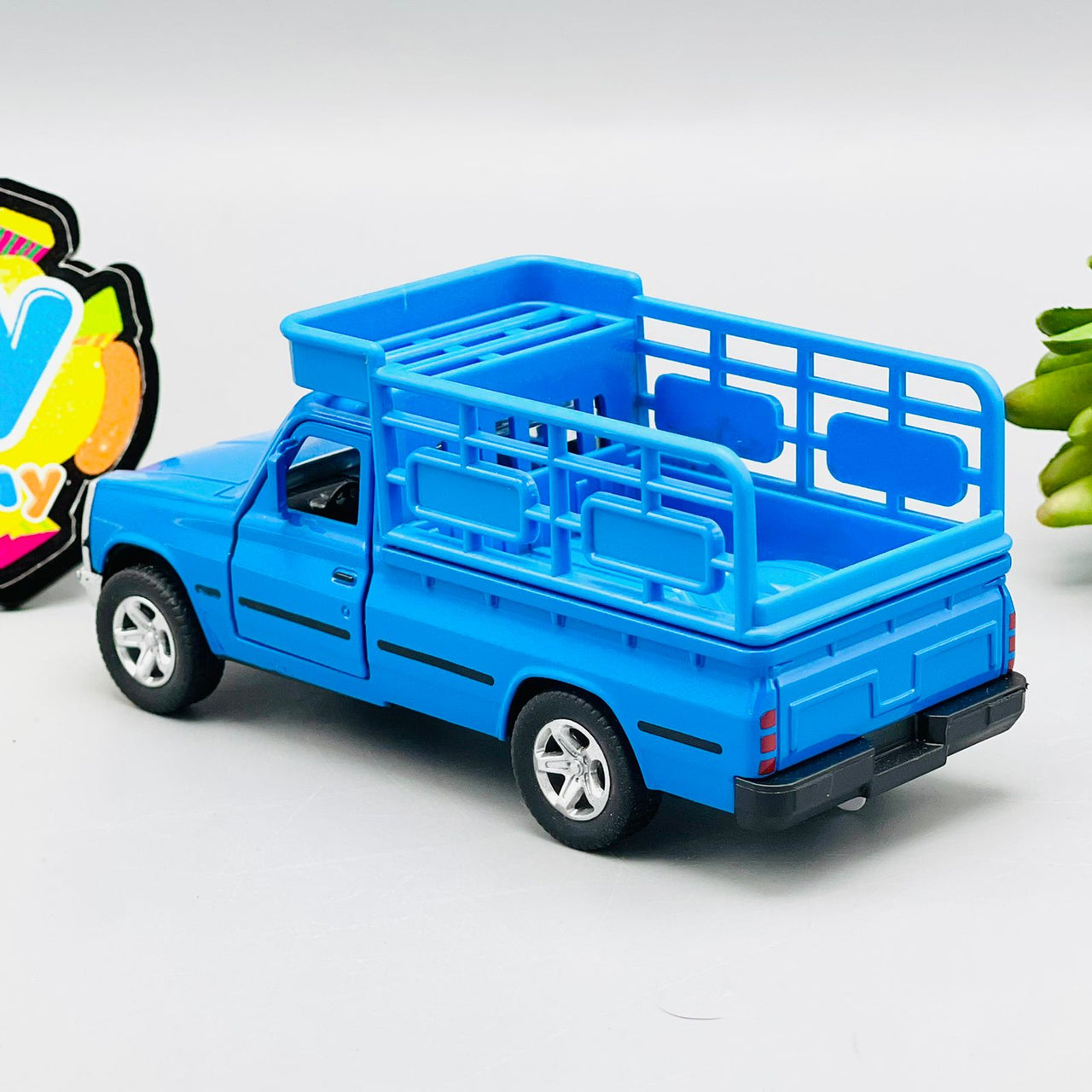 1:32 Diecast Animal Transporter Pickup Truck