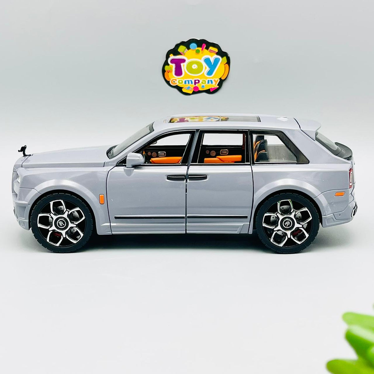 1:20 Premium Diecast Rolls Royce Cullinan