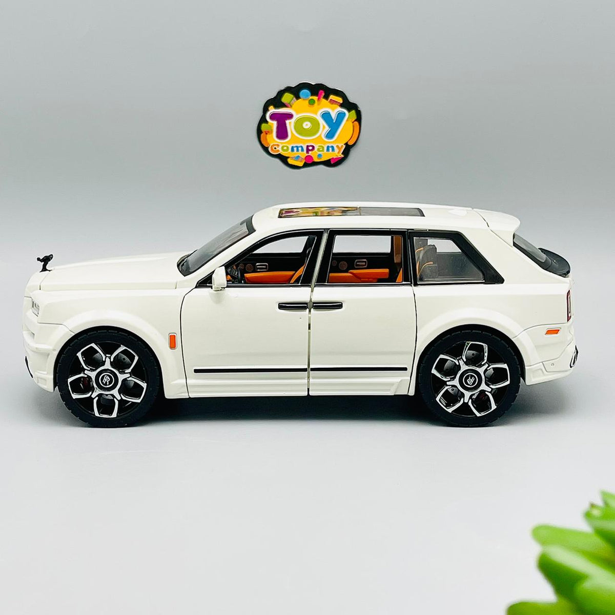 1:20 Premium Diecast Rolls Royce Cullinan