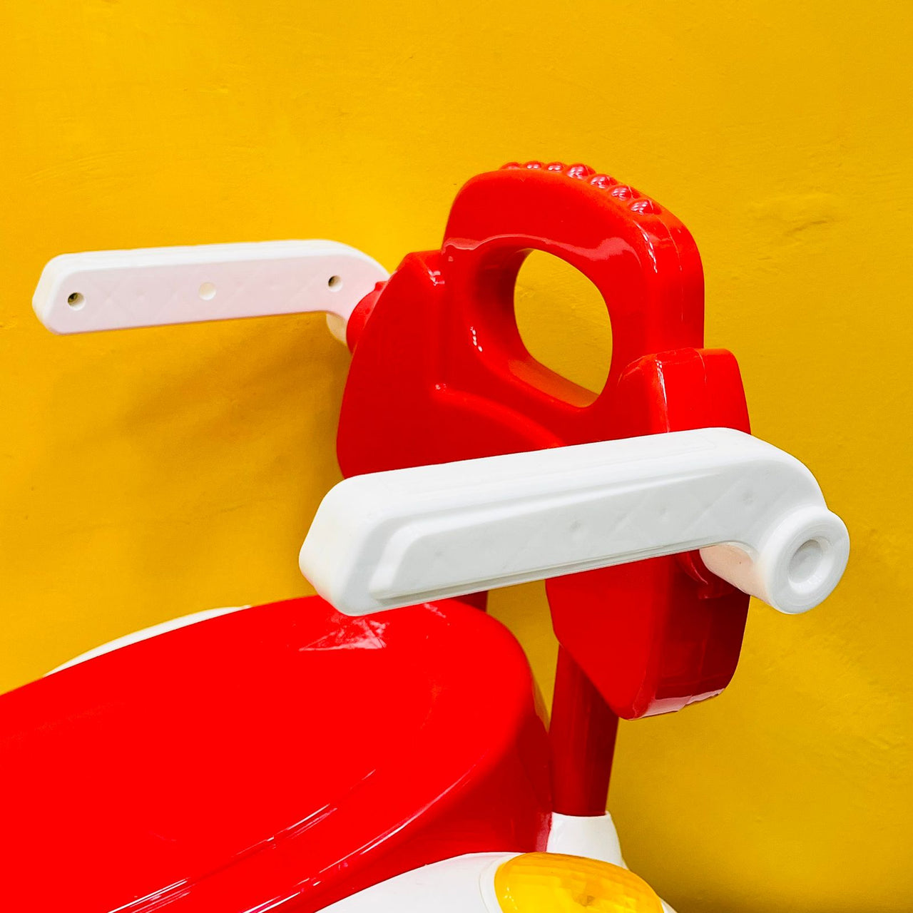 Dolphin Ride-On Twister Car with Side Supports