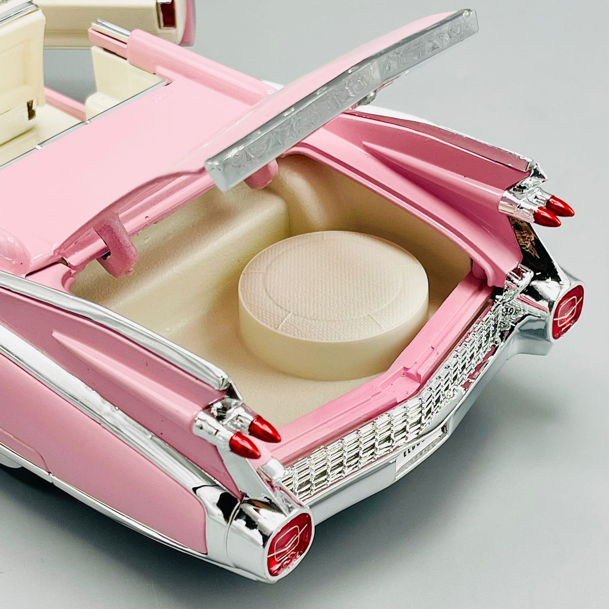 Maisto 1:18 Premier Edition 1959 Cadillac Eldorado Biarritz
