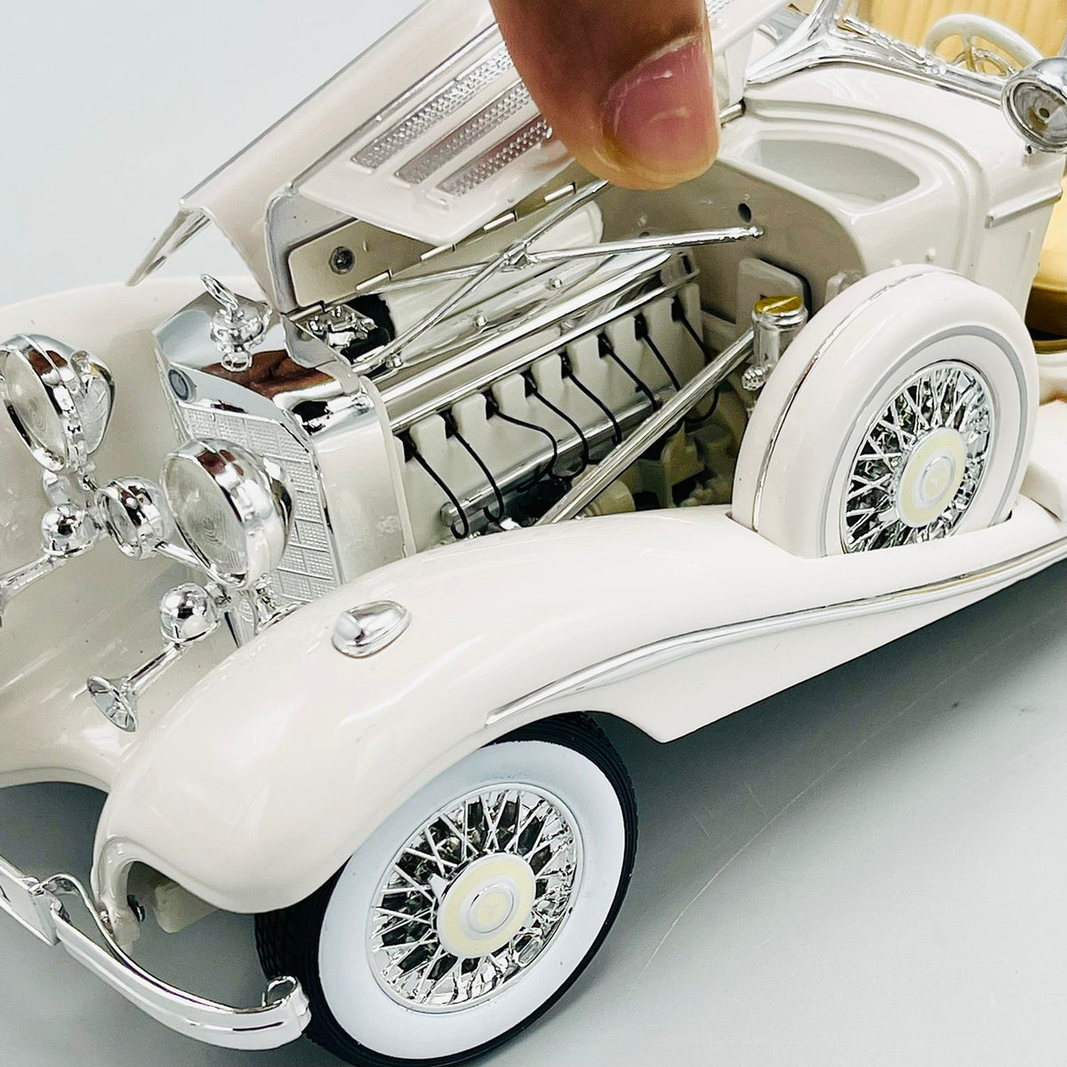 Maisto 1:18 Premier Edition 1936 Mercedez K Typ Specialroadster