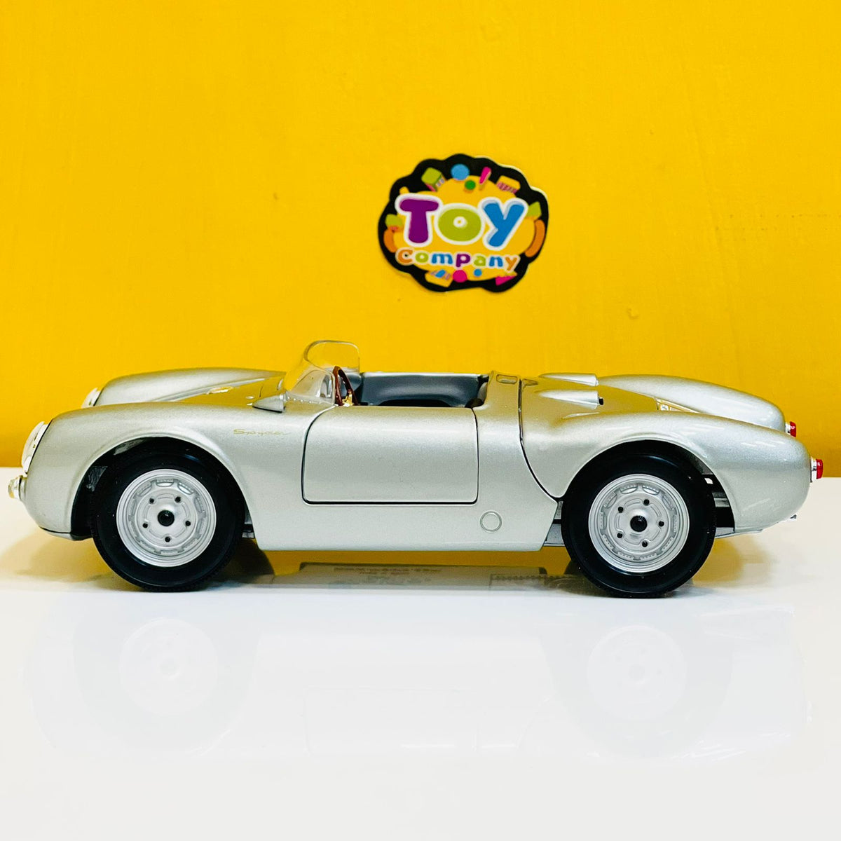 Maisto 1:18 Special Edition Porsche 550 A Spyder Convertible
