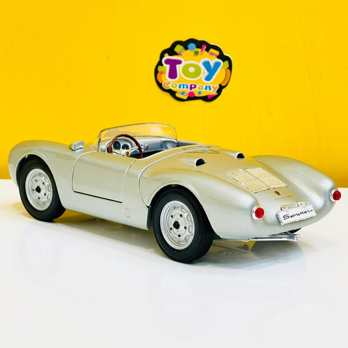Maisto 1:18 Special Edition Porsche 550 A Spyder Convertible