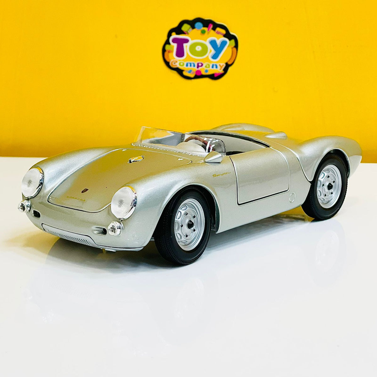 Maisto 1:18 Special Edition Porsche 550 A Spyder Convertible