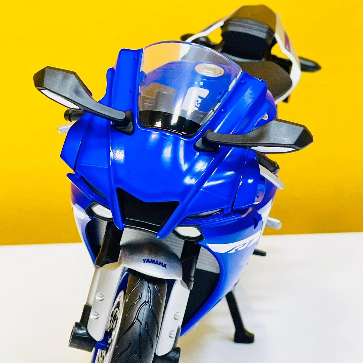 Maisto Diecast 1:12 Yamaha YZF-R1 2021 Model Bike