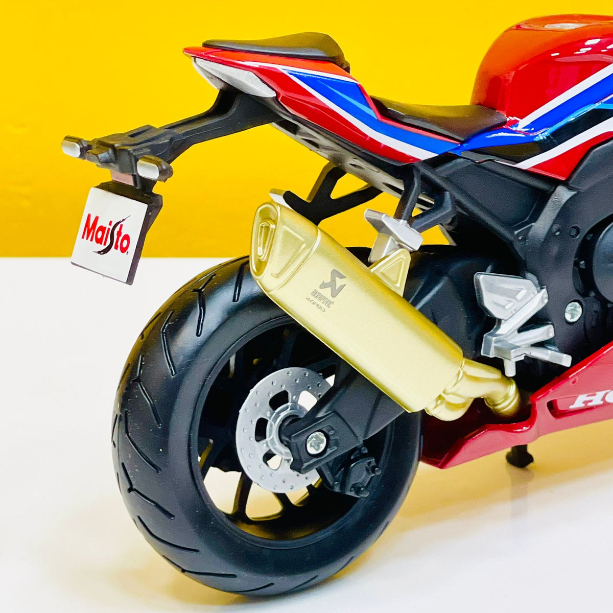 Maisto Diecast 1:12 Honda CBR 1000RR-R Fireblade SP