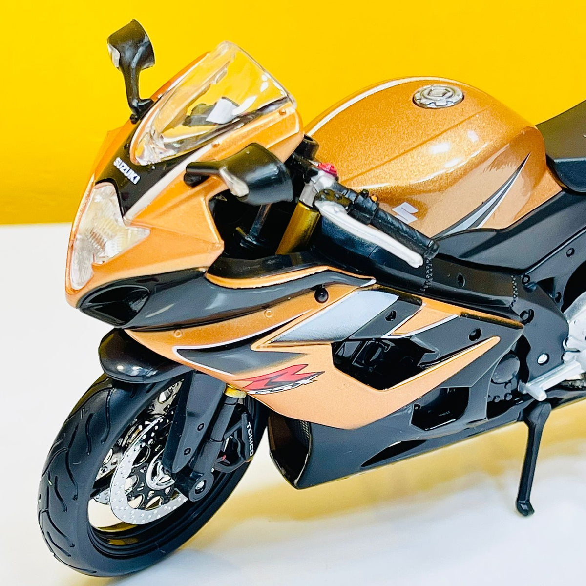 Maisto Diecast 1:12 Suzuki GSX-R 1000 Model Bike