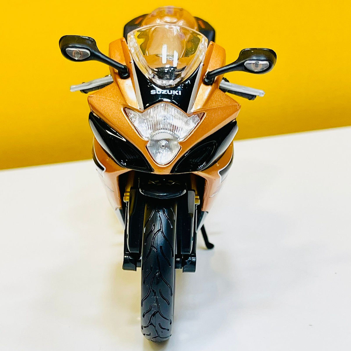 Maisto Diecast 1:12 Suzuki GSX-R 1000 Model Bike