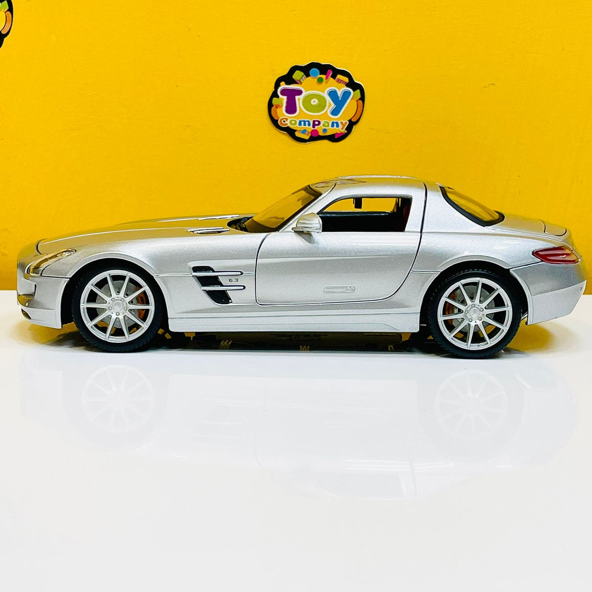 Maisto 1:18 Mercedes-Benz SLS AMG Model Car
