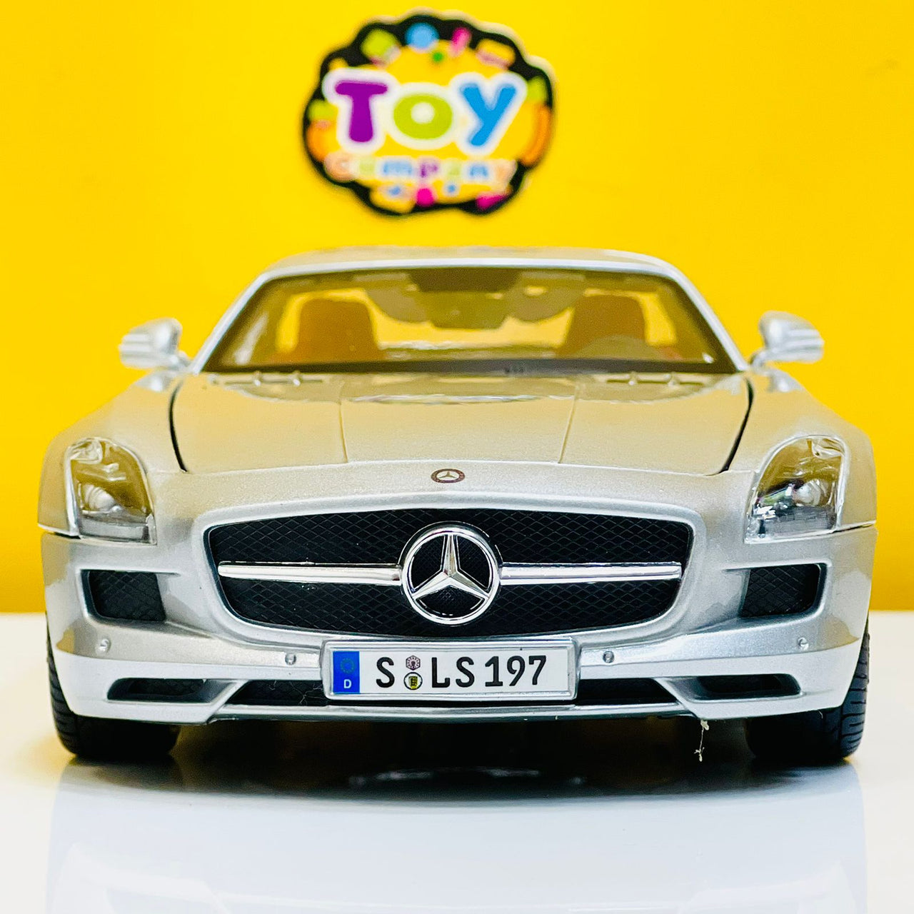 Maisto 1:18 Mercedes-Benz SLS AMG Model Car