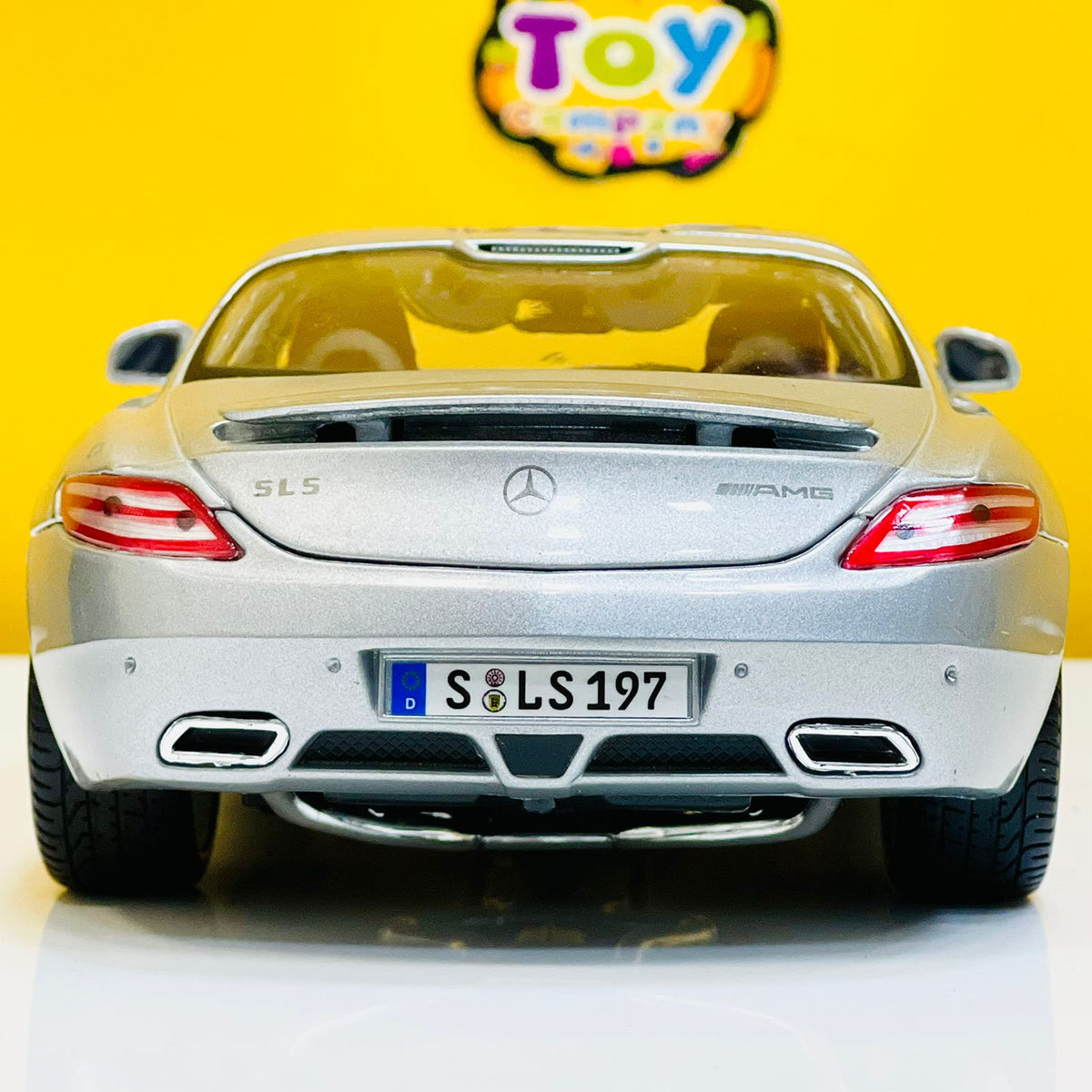 Maisto 1:18 Mercedes-Benz SLS AMG Model Car