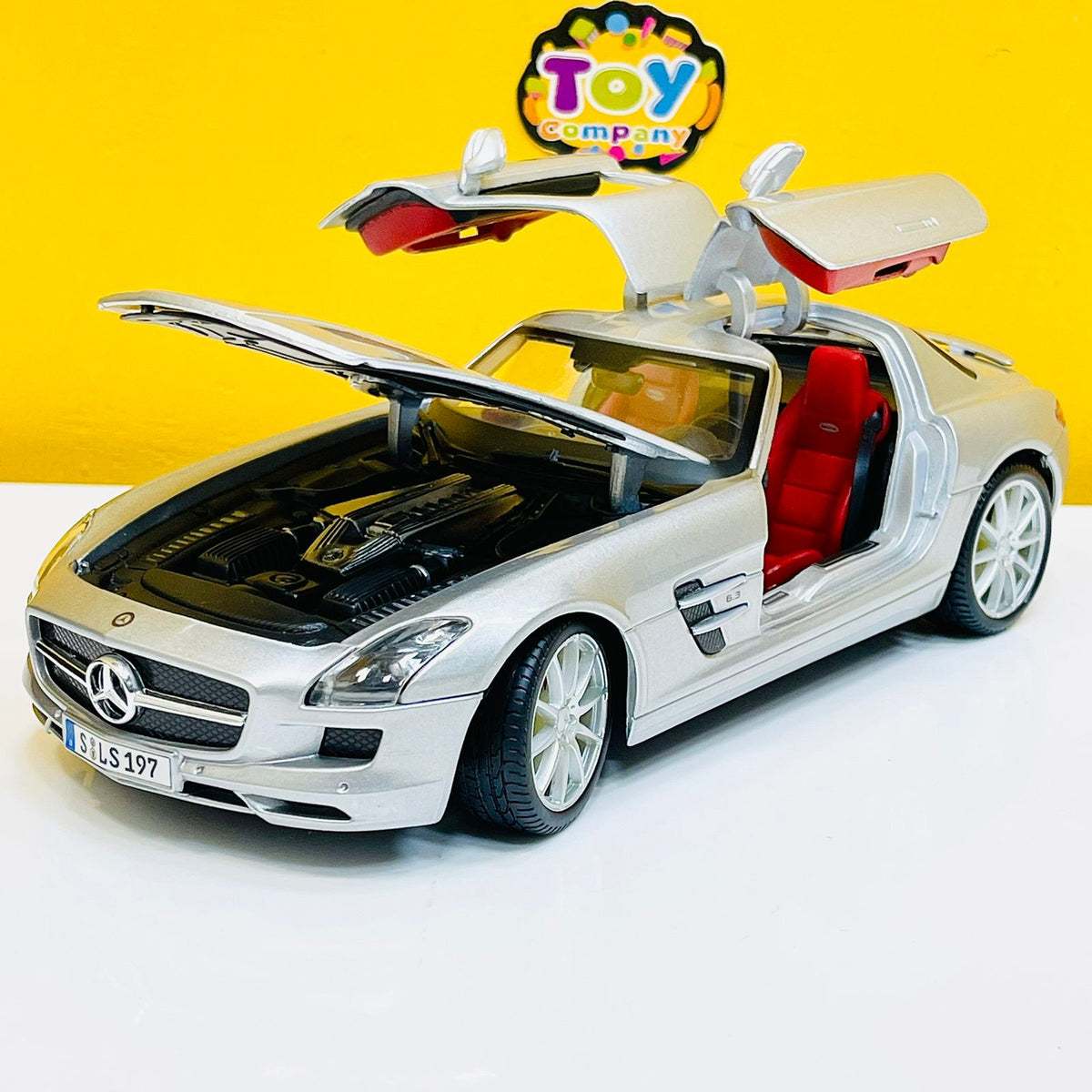 Maisto 1:18 Mercedes-Benz SLS AMG Model Car