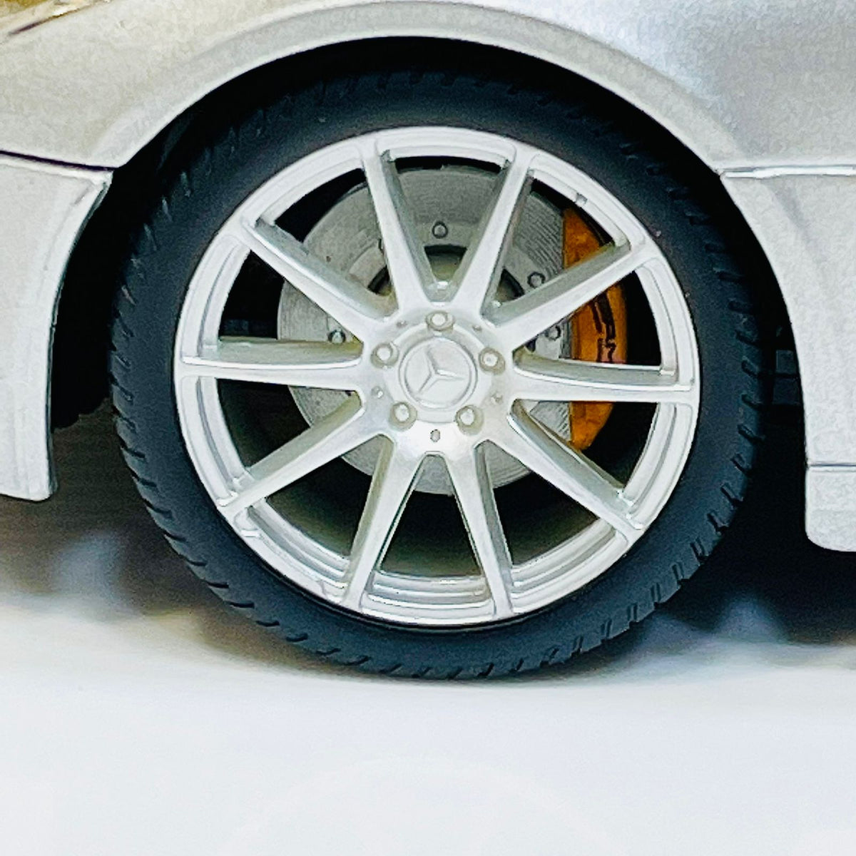 Maisto 1:18 Mercedes-Benz SLS AMG Model Car