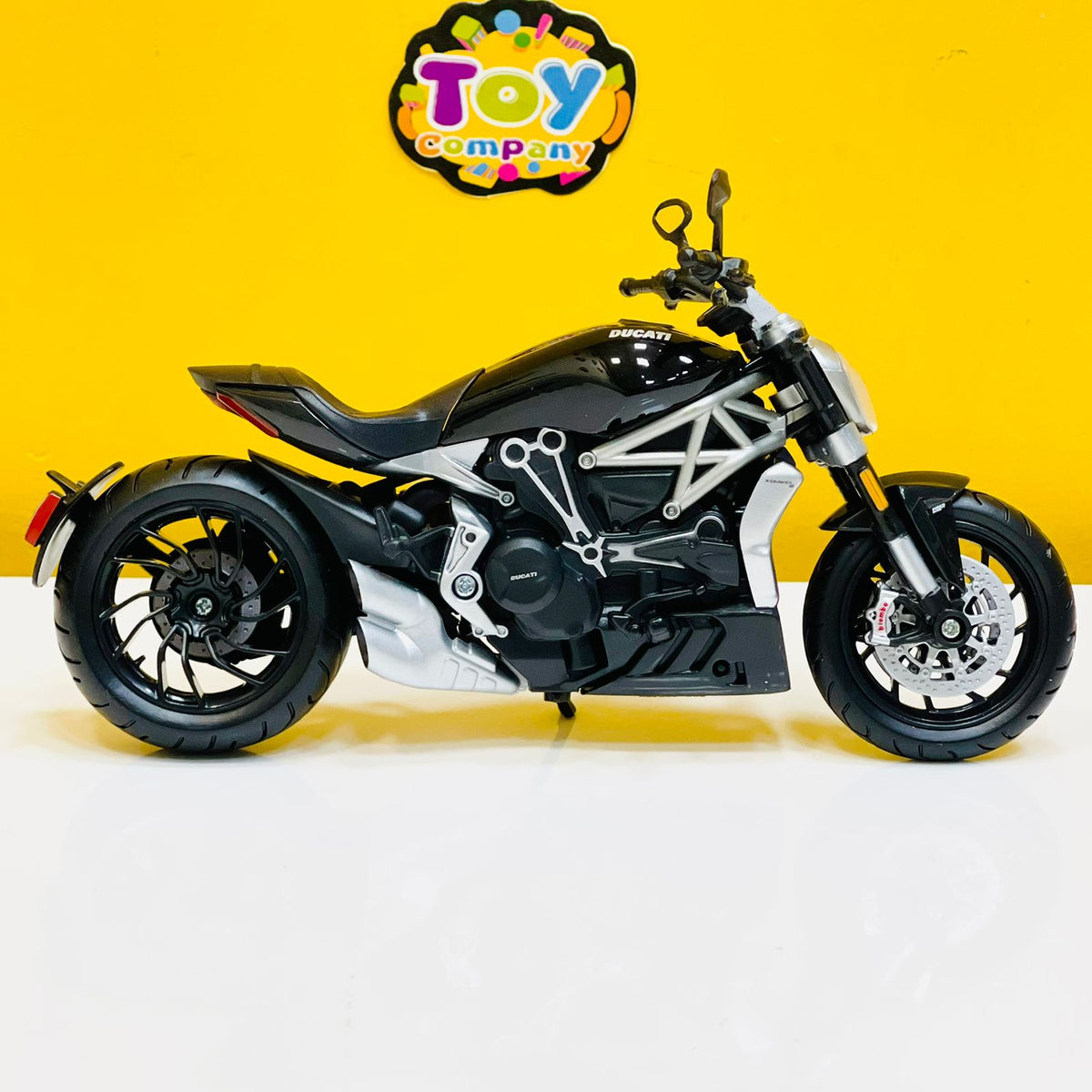 Maisto Diecast 1:12 Ducati X Diavel S Model Bike