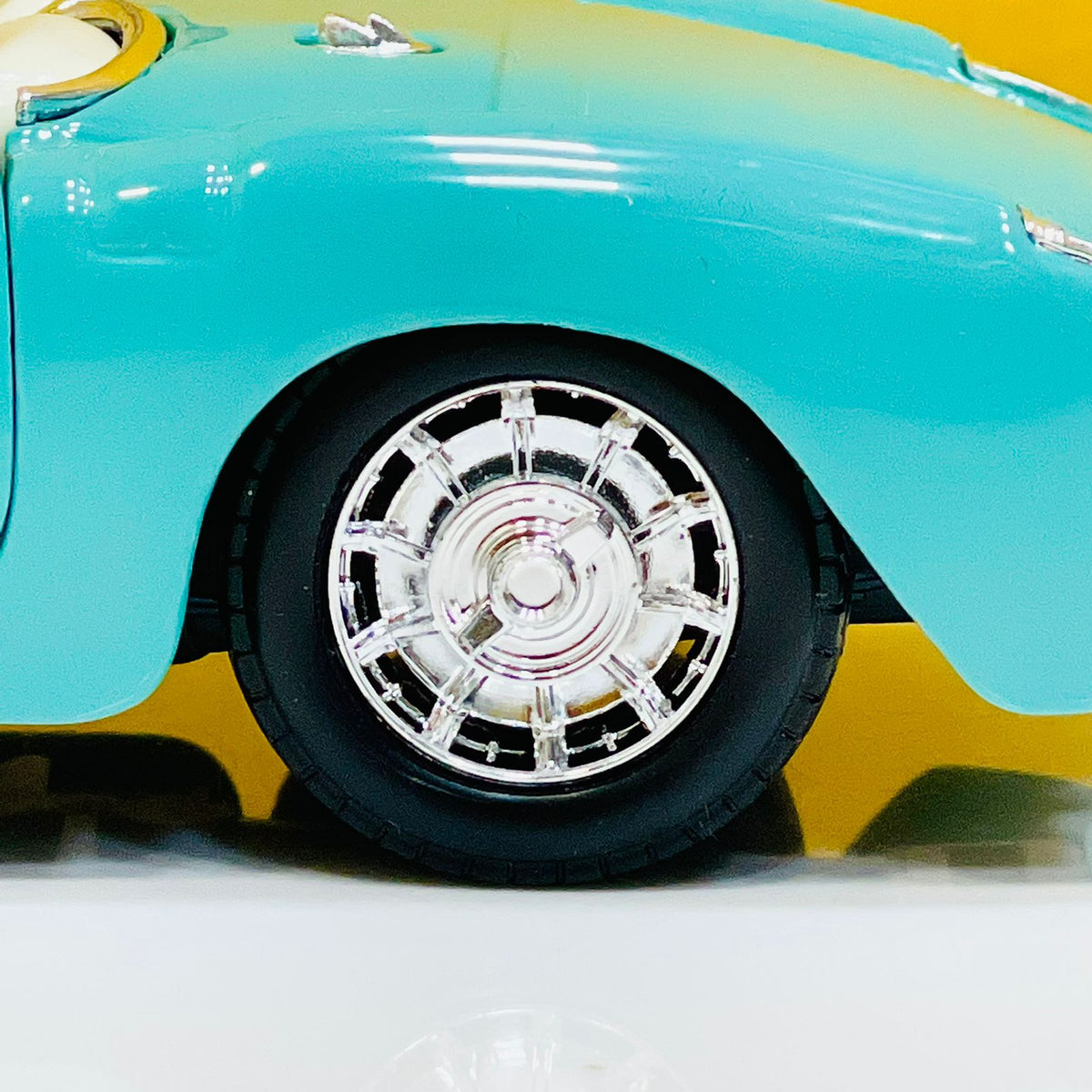 Maisto 1:24 Chevrolet Corvette (1957)