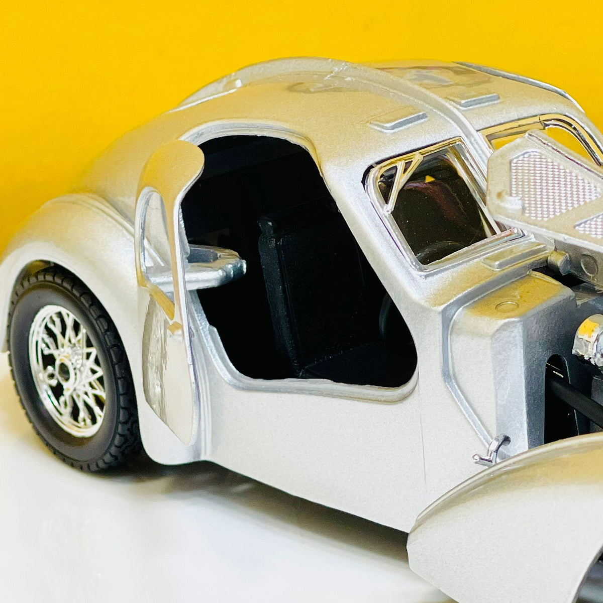 Bburago 1:24 Bugatti Atlantic