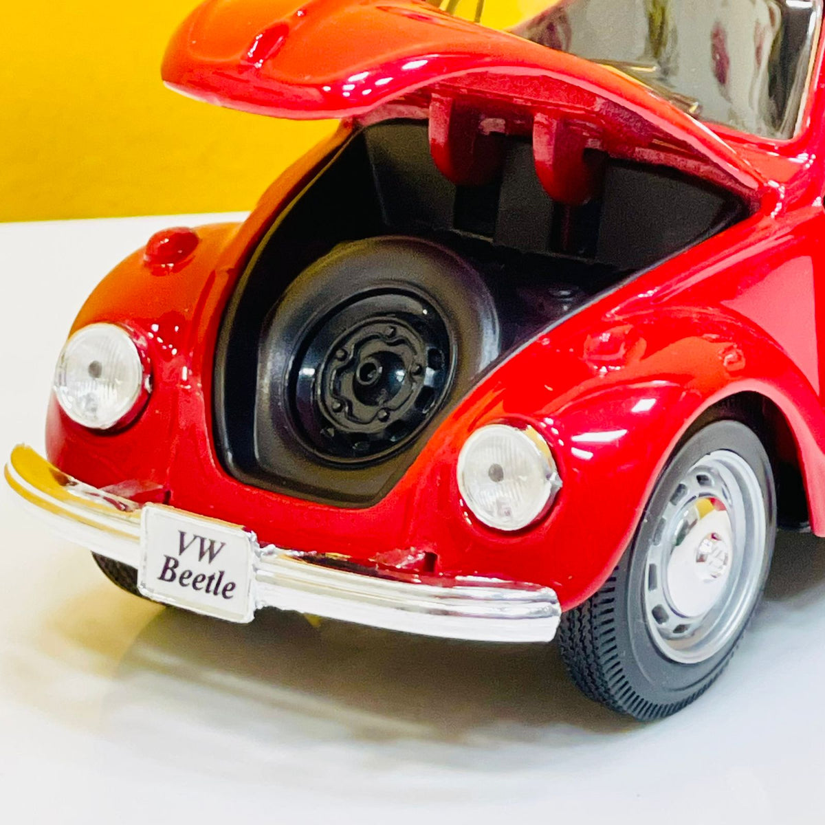 Maisto 1:24 Volkswagen Beetle Model Car