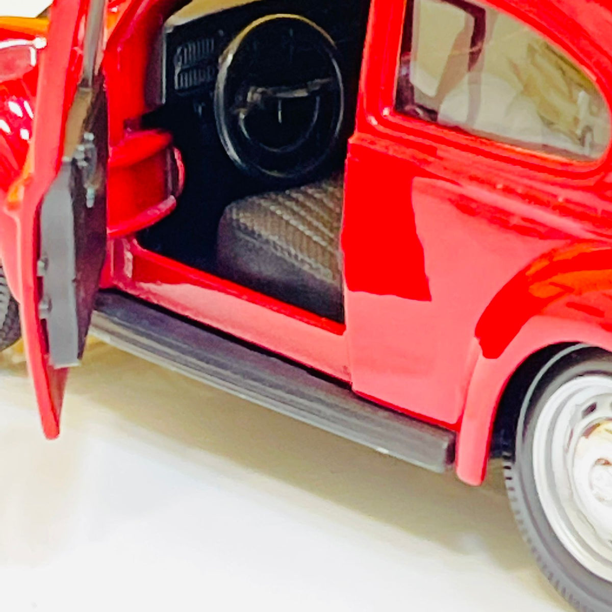 Maisto 1:24 Volkswagen Beetle Model Car