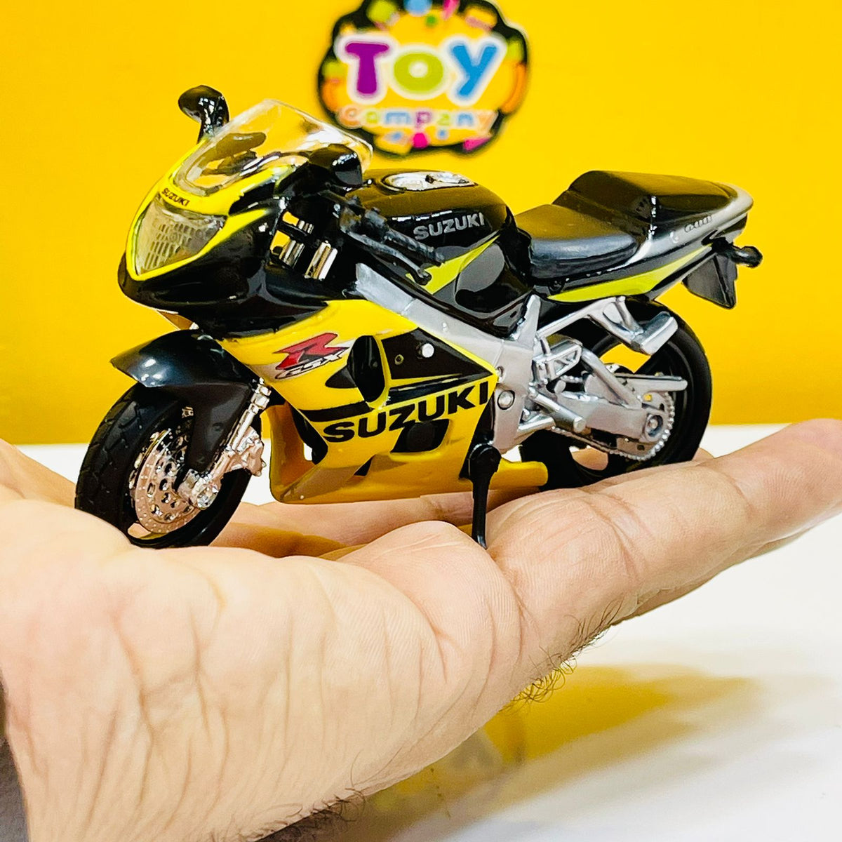 Maisto 1:18 Suzuki GSX-R600