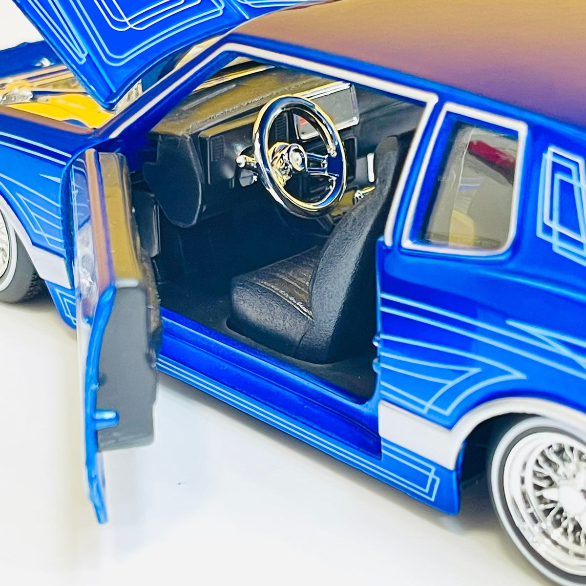 Maisto 1:24 Modified1986 Chevrolet MONTE CARLO SS