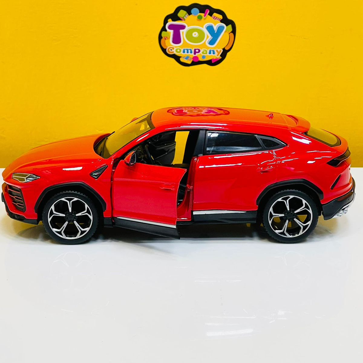 Maisto 1:24 Lamborghini Urus Red