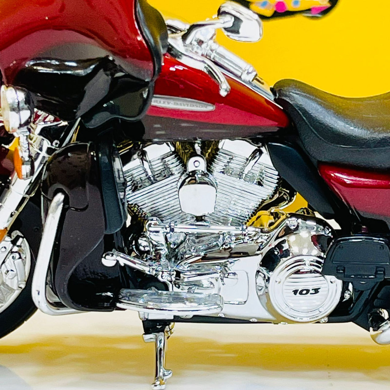 1:12 Harley Davidson 2013 FLHTK Electra Glide Ultra - Limited