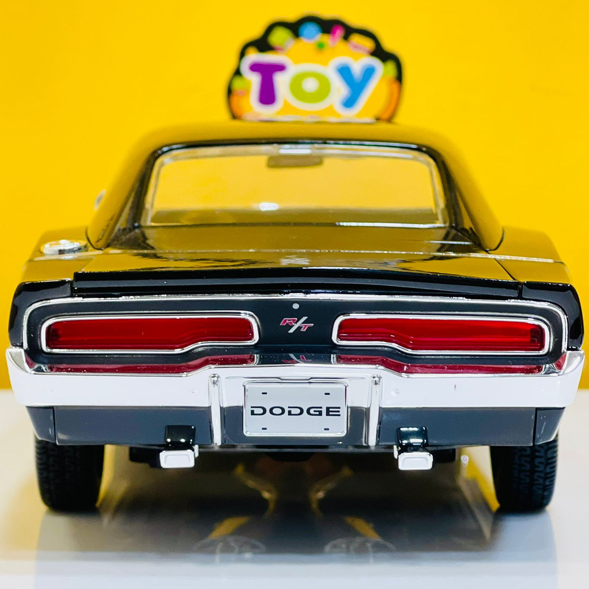 Maisto 1:18 Special Edition 1969 Dodge Charger - Black