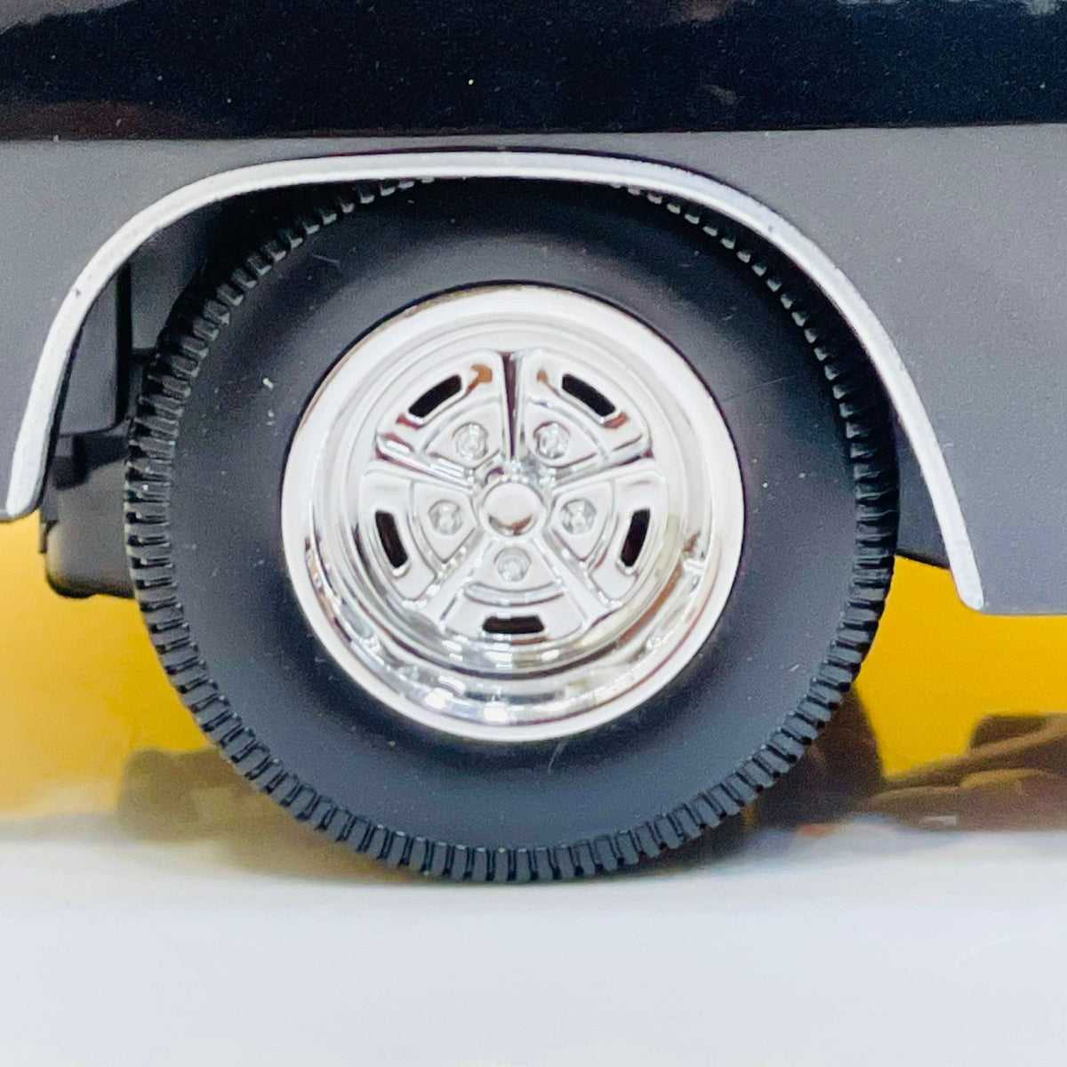 Maisto 1:18 Special Edition 1969 Dodge Charger - Black