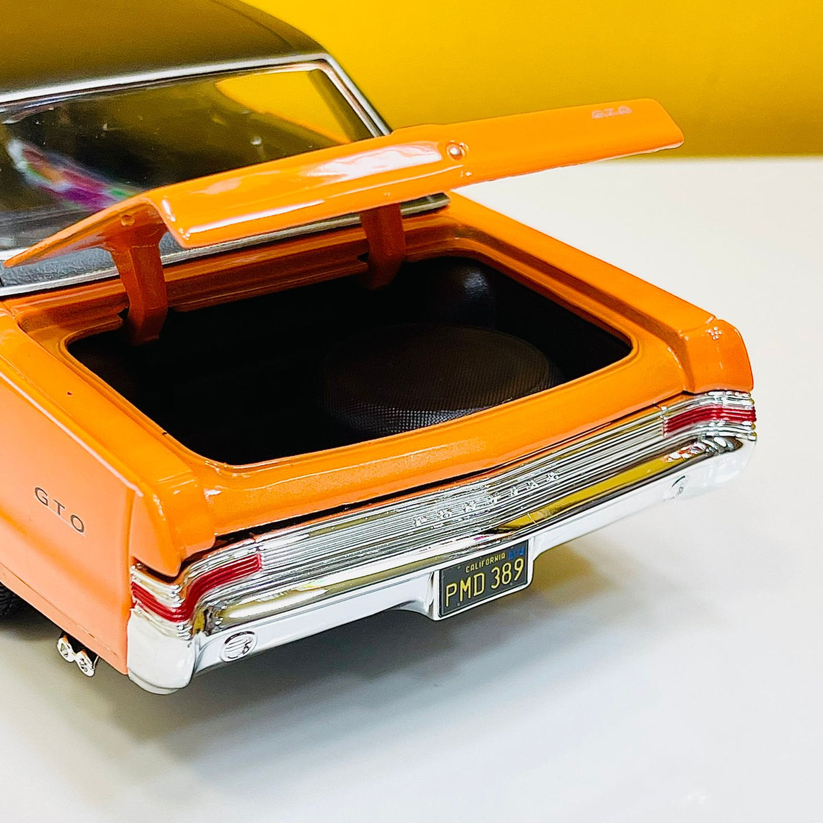Maisto 1:18 1965 Pontiac GTO