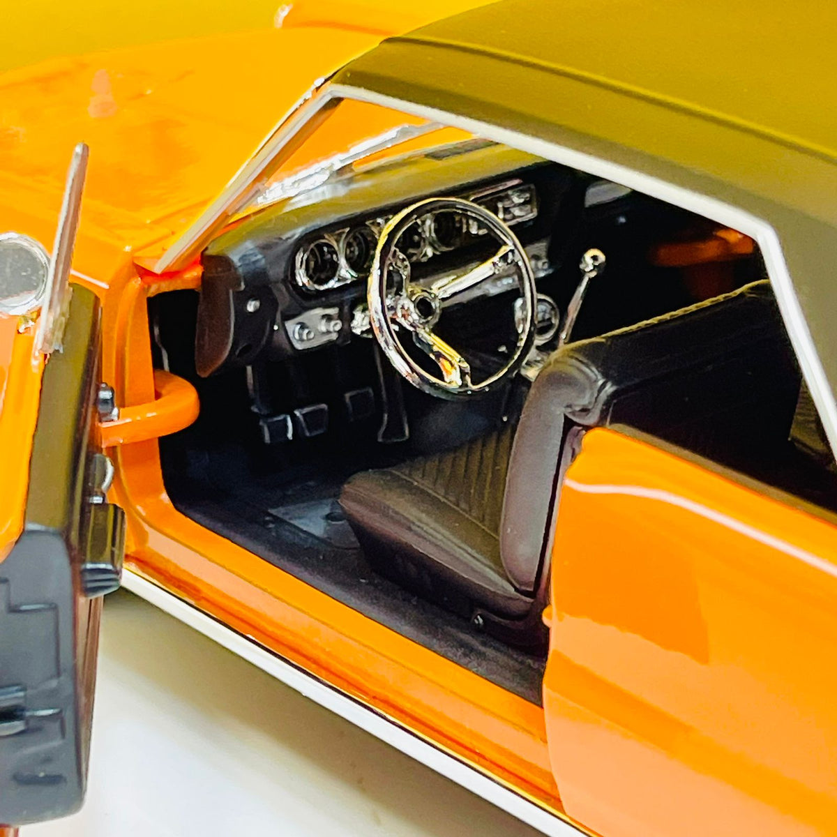 Maisto 1:18 1965 Pontiac GTO