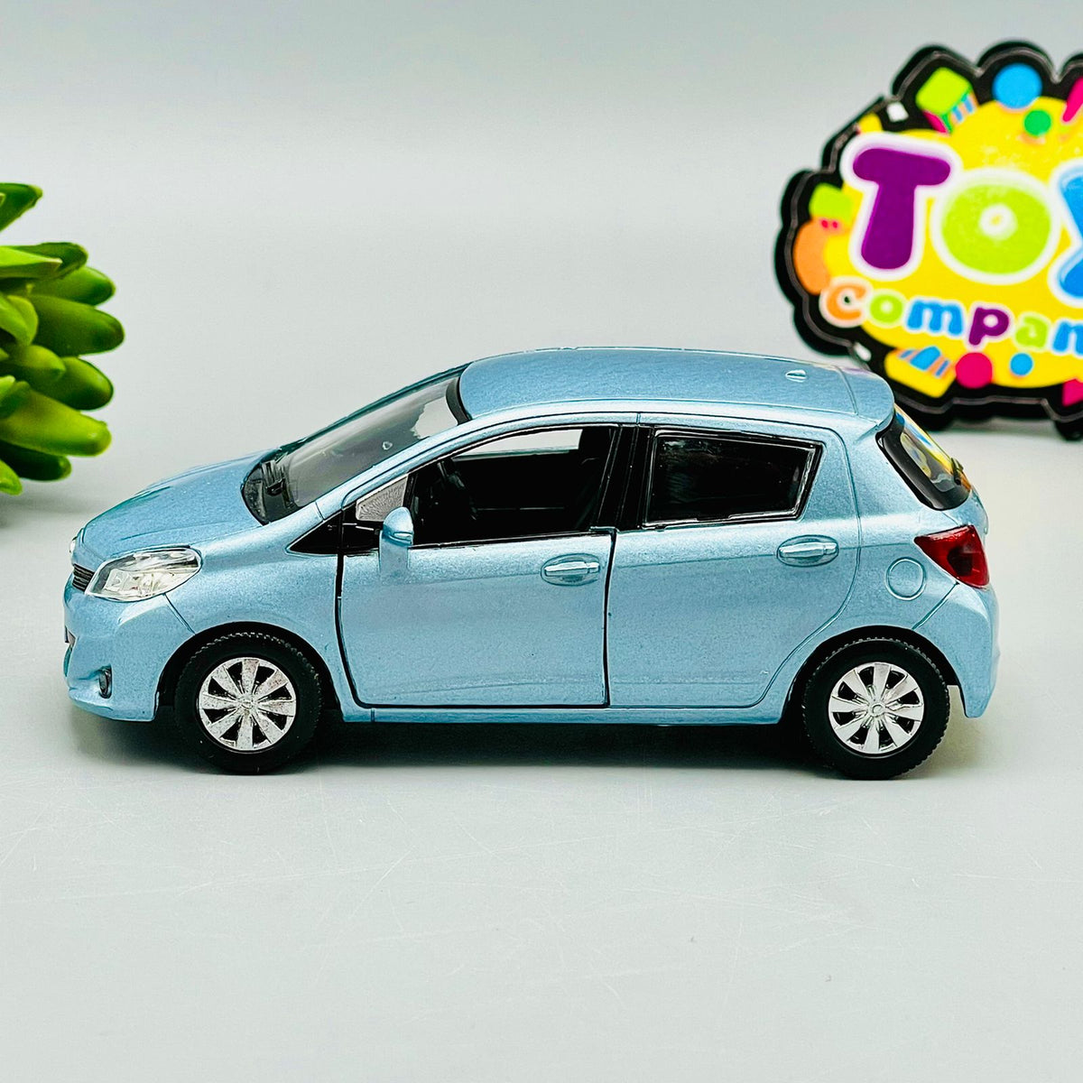 1:36 Diecast Metal Toyota Vitz Model Car
