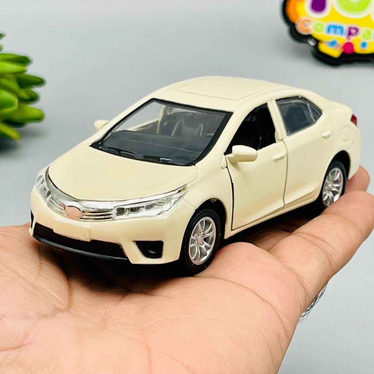 1:36 Diecast Metal Toyota Corolla Grande