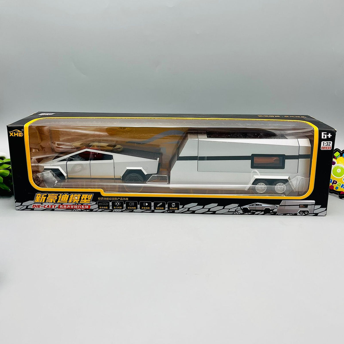 1:32 Tesla Pickup Truck with Trailer