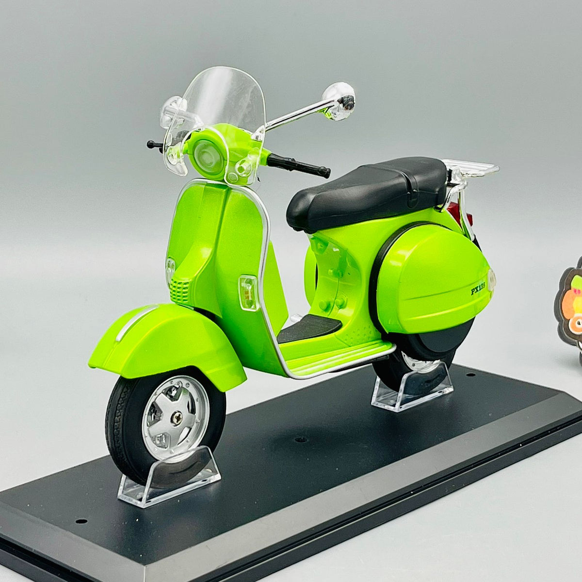 1:10 Premium Diecast Vespa Model