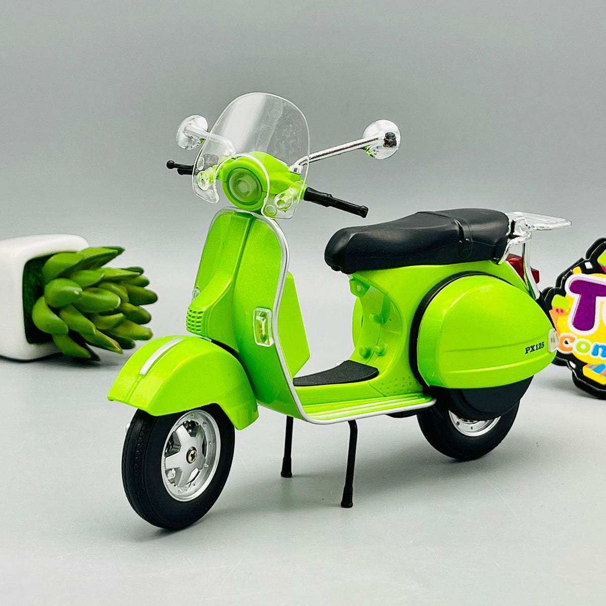1:10 Premium Diecast Vespa Model
