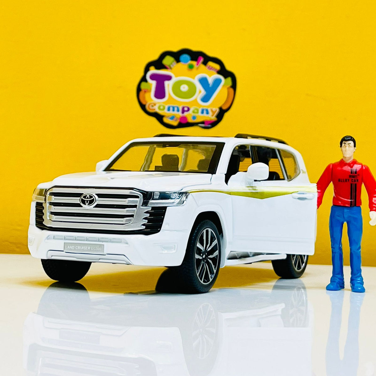 1:32 Diecast Land Cruiser LC300 With Miniature
