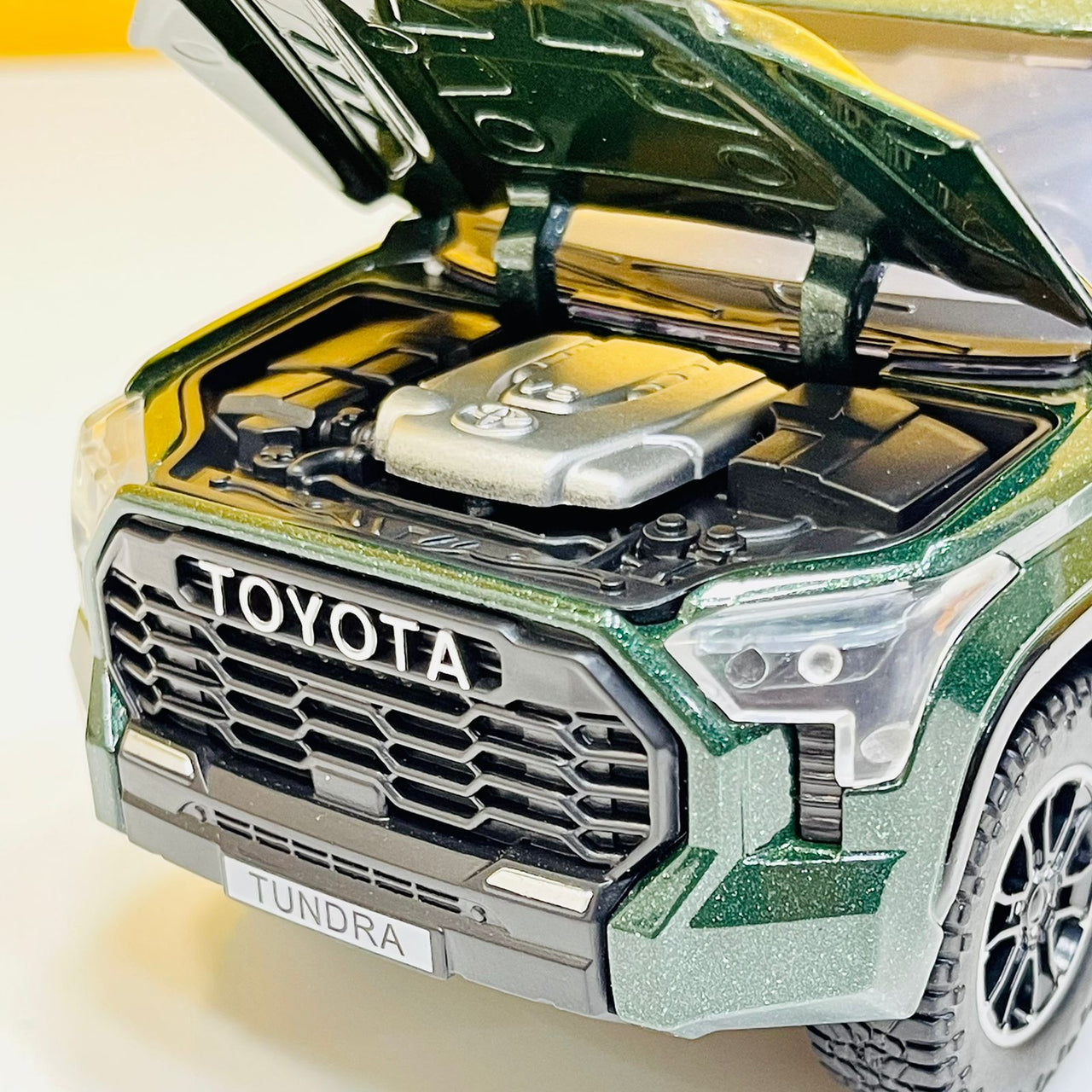 1:24 Diecast Toyota Tundra