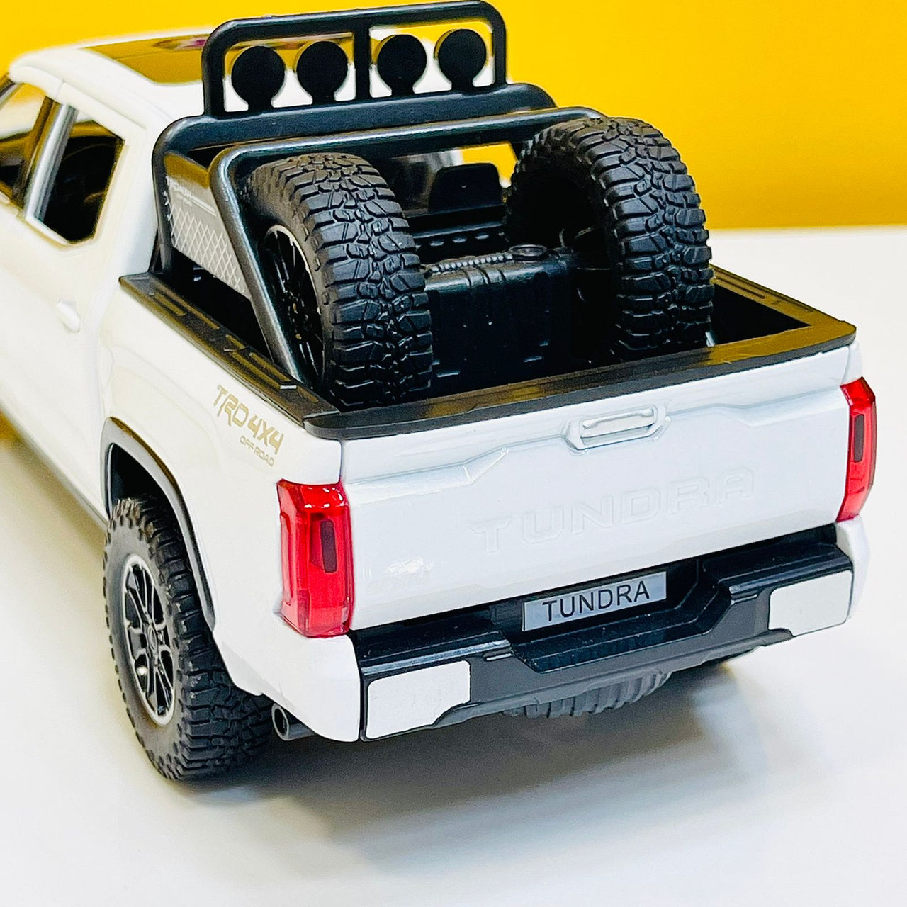 1:24 Diecast Toyota Tundra